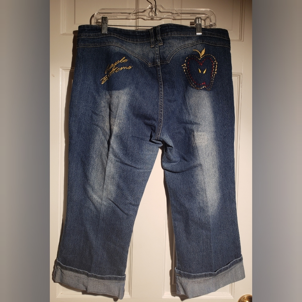 Apple Bottoms Jean Capri's 14